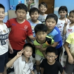 克林頓可愛小鬼長大囉