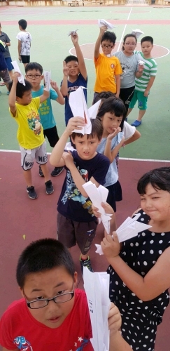 克林頓紙飛機大賽