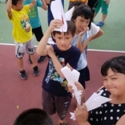 克林頓紙飛機大賽