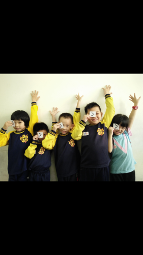 看我們七十二變！我們是最可愛的一年級唷！